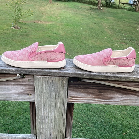 Coach Wells slip ons. Pink. - Picture 4 of 8
